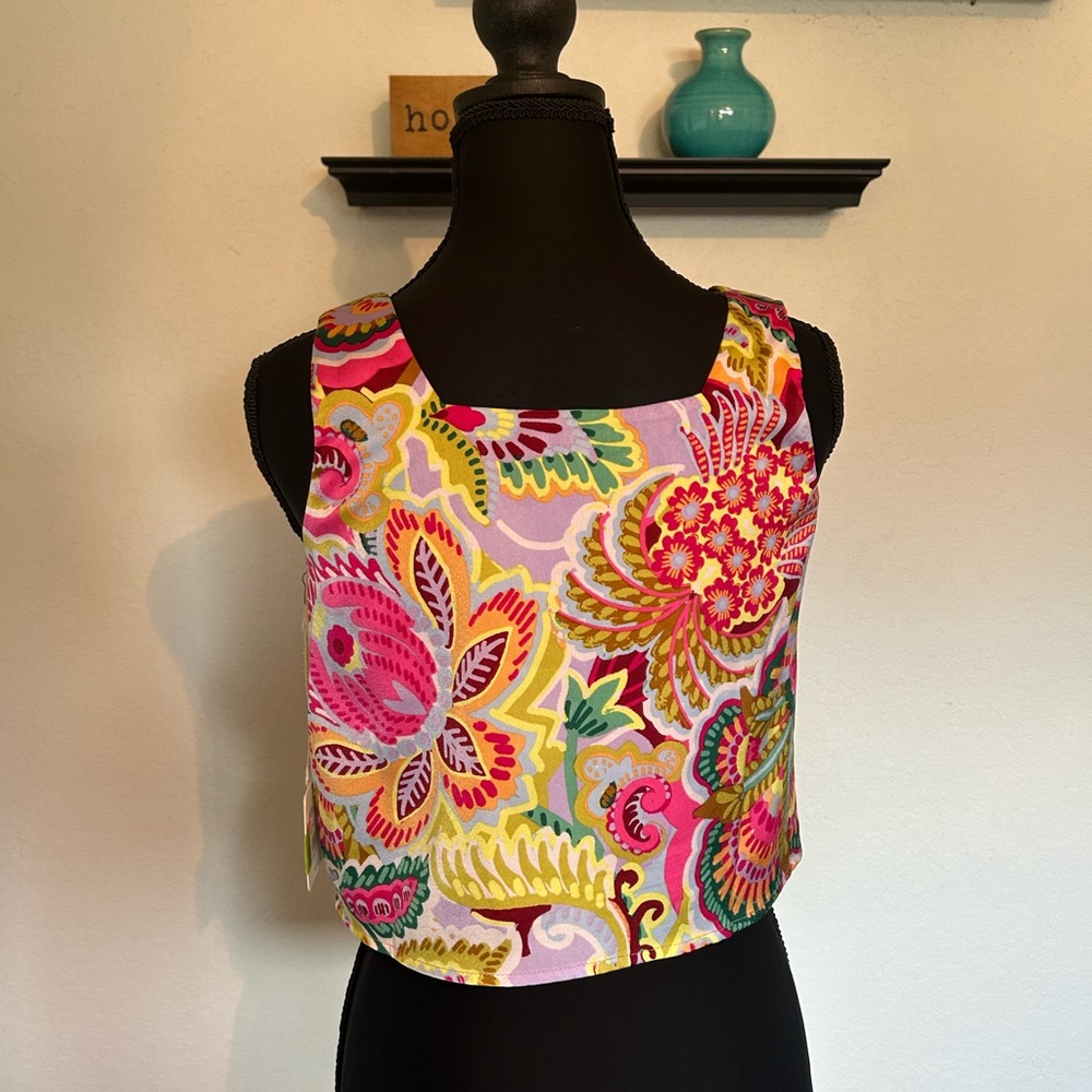 Chelsea & Violet Floral Paisley Satin Finish Cropped Tank Top, Fairy Boho Vibes - Picture 3 of 7
